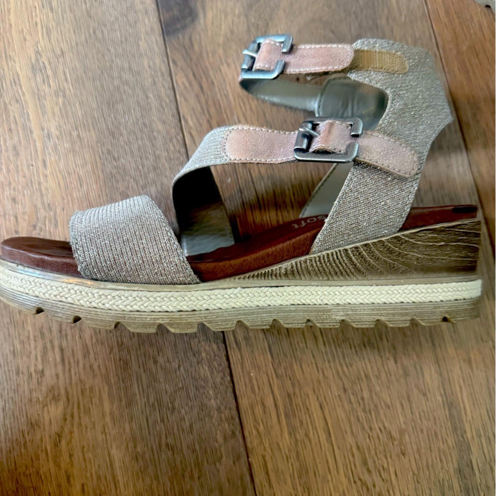 Remonte Soft shoes, size 36 or 6. gently worn & comfortable. Good arch support